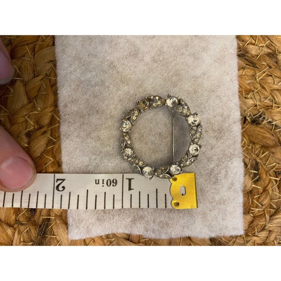 Vintage Crown Trifari Rhinestone Circle Wreath Pin Brooch Patent 151914 - Picture 8 of 9